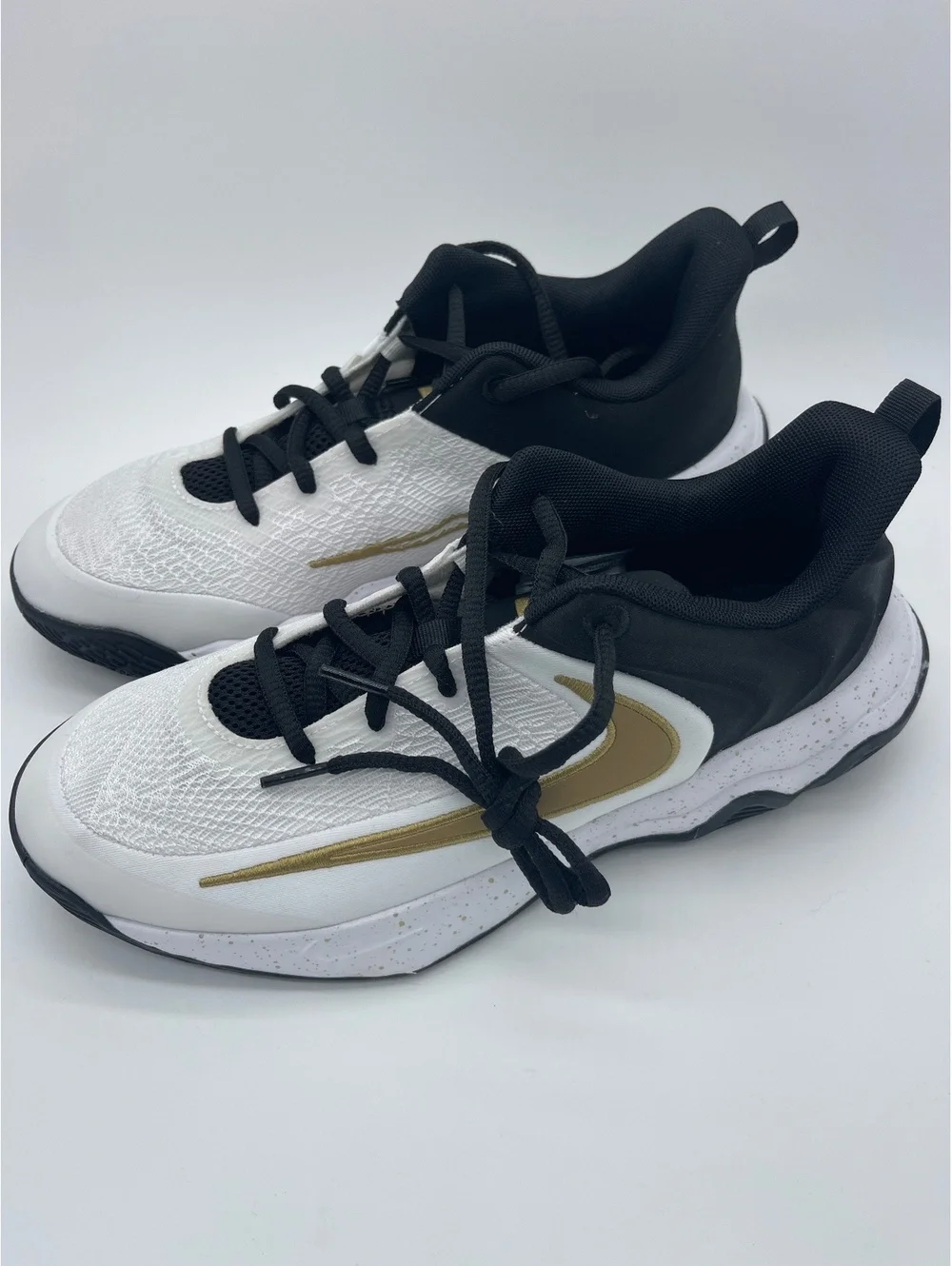 Nike Giannis Immortality Shoes White Black Gold Size 7 Youth
